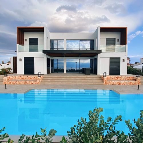 alejandra-cifre-gonzalez-ylyn5r4vxcA-unsplash